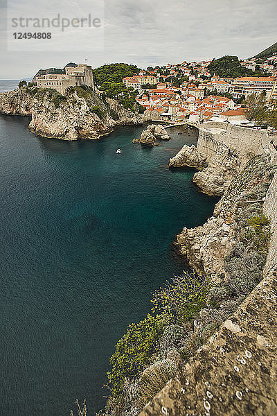 Die äußere Stadtmauer von Dubrovnik  Kroatien.