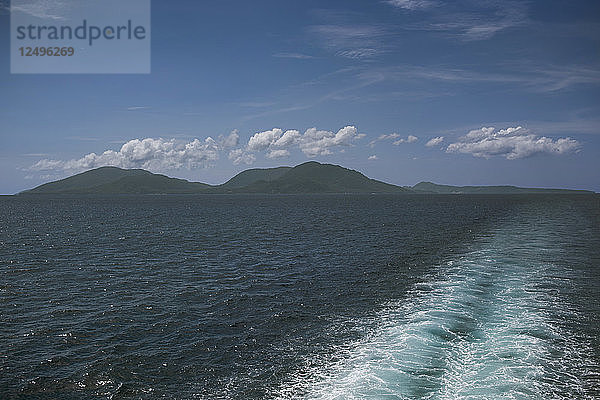 Blick auf die Insel Pulau Weh aus der Ferne  Banda Aceh  Sumatra  Indonesien