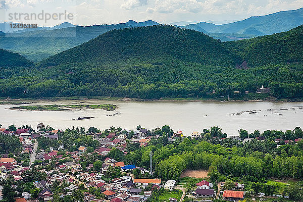 Luftaufnahme von Luang Prabang am Mekong  Provinz Louangphabang  Laos