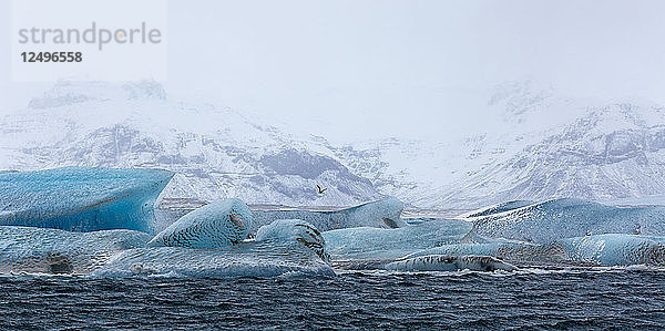 Aussicht auf die Gletscherlagune Jokulsarlon  Island