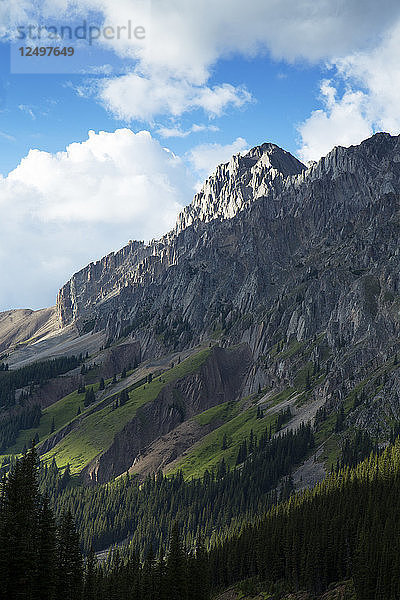 Die zerklüfteten Rocky Mountains in Albertas Kananaskis Country