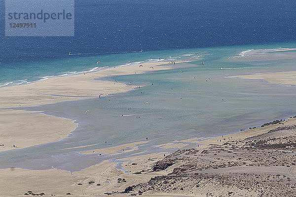 Luftaufnahme von Fuerteventuras berühmtem Strand Sotavento.