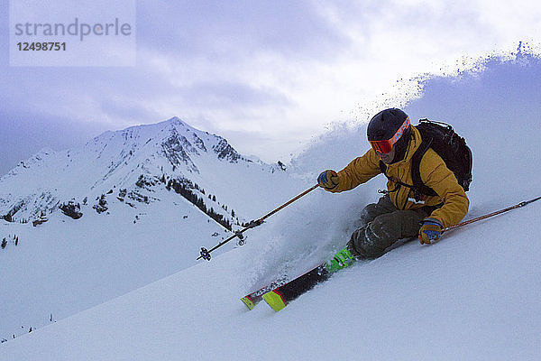 Extremskifahrer auf der Piste