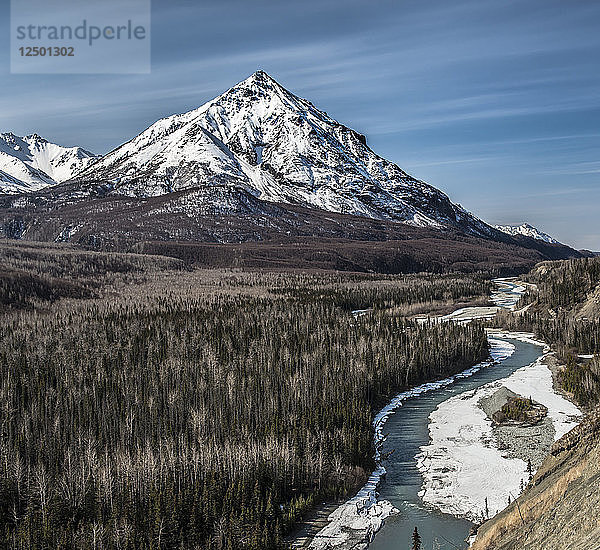 Straßenansichten auf dem Alaska Highway.