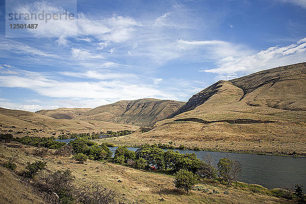 Landschaftlicher Blick auf den Deschutes River in Oregon