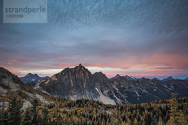 Die Pasayten Wilderness in Washington bei Sonnenuntergang.