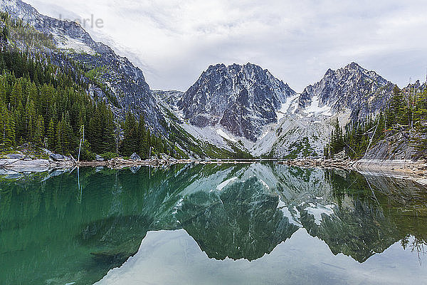 Colchuck Lake am Morgen in den Enchantments