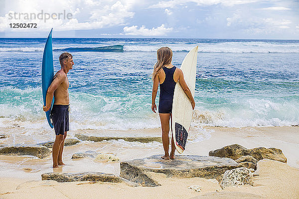 Surfer am Strand