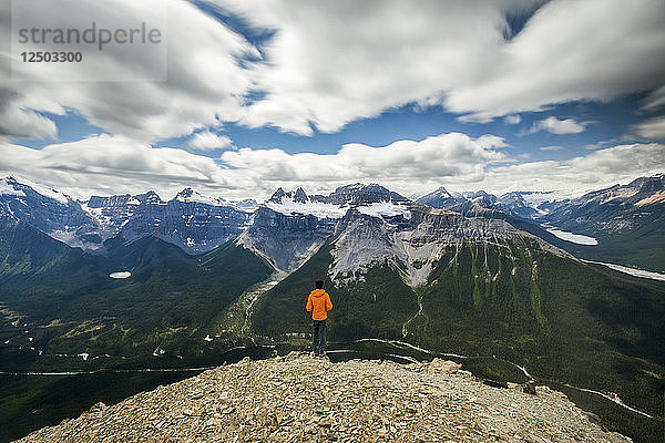 Blick auf den Mount Murchison in Alberta  Kanada