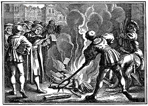 Martin Luther verbrennt die päpstliche Bulle  1520. Künstler: Unbekannt