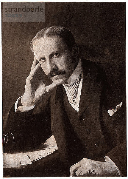 Alfred Milner  1. Viscount Milner  britischer Staatsmann  um 1900. Künstler: Anon