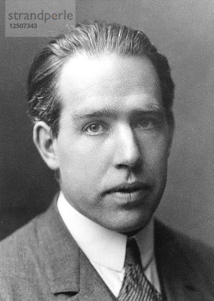 Niels Bohr  dänischer Physiker  um 1922. Künstler: Unbekannt