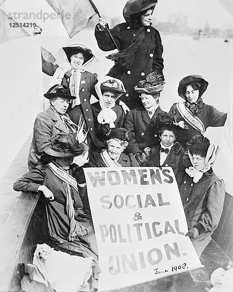 Suffragetten werben für die Womens Social and Political Union  von einem Boot aus  Juni 1908. Künstler: Unbekannt