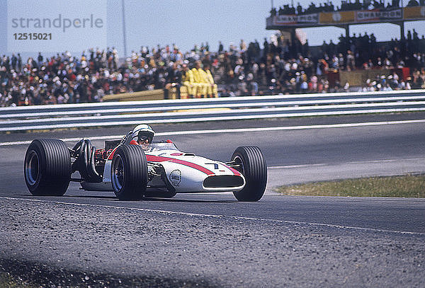 John Surtees fährt einen Honda  Großer Preis von Spanien  Jarama  1968. Künstler: Unbekannt