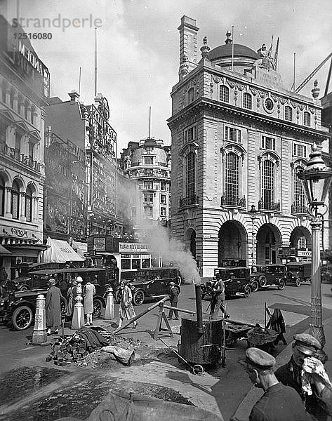 Baustelle am Piccadilly Circus  Nordseite  Westminster  London  (um 1910). Künstler: Unbekannt