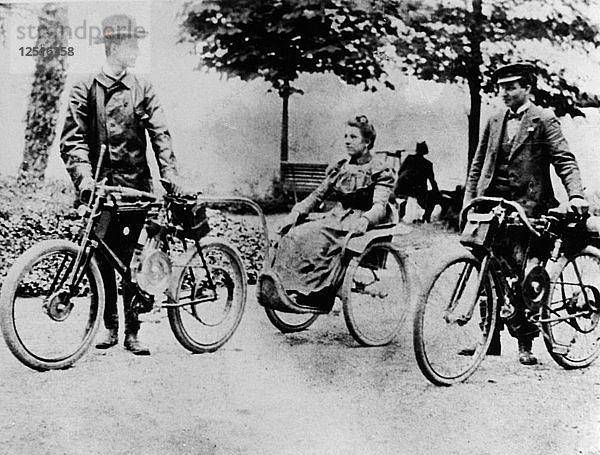 Der Marquis Carcano und Carlo Maserati in Anzano del Parco  1898. Künstler: Unbekannt
