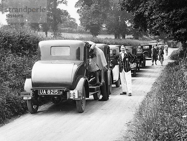 Verkehrsstau auf einer Landstraße  1920er Jahre. Künstler: Unbekannt
