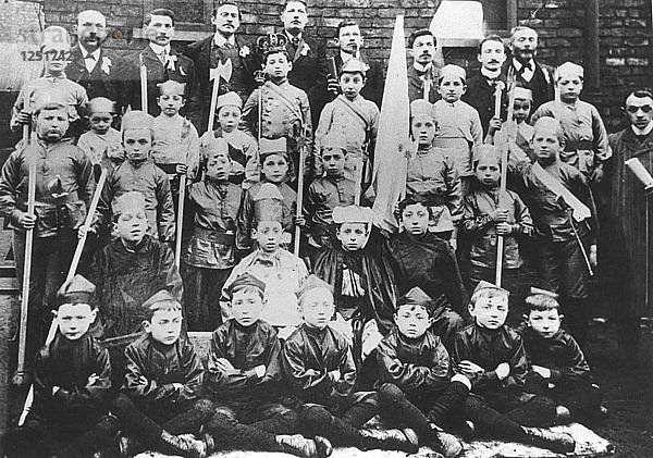 Jungen in Kostümen für Purim  vor 1914. Künstler: Unbekannt