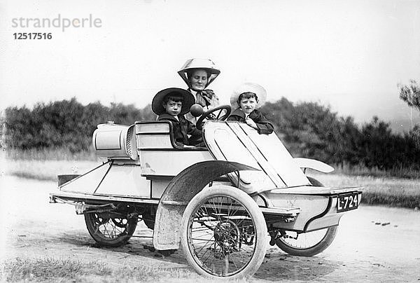 1905 Rexette 5-PS-Dreiräder  (um 1905?). Künstler: Unbekannt