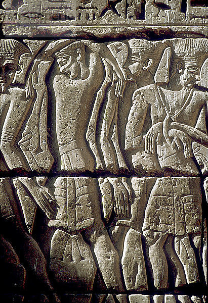 Relief mit feindlichen Gefangenen  Tempel von Ramses III  Medinat Habu  Ägypten  12. Jahrhundert v. Chr. Künstler: Unbekannt