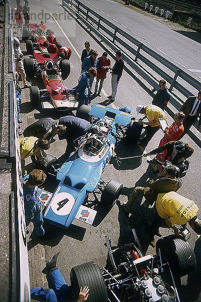 Autos beim Großen Preis von Großbritannien  Silverstone  Northamptonshire  1969. Künstler: Unbekannt