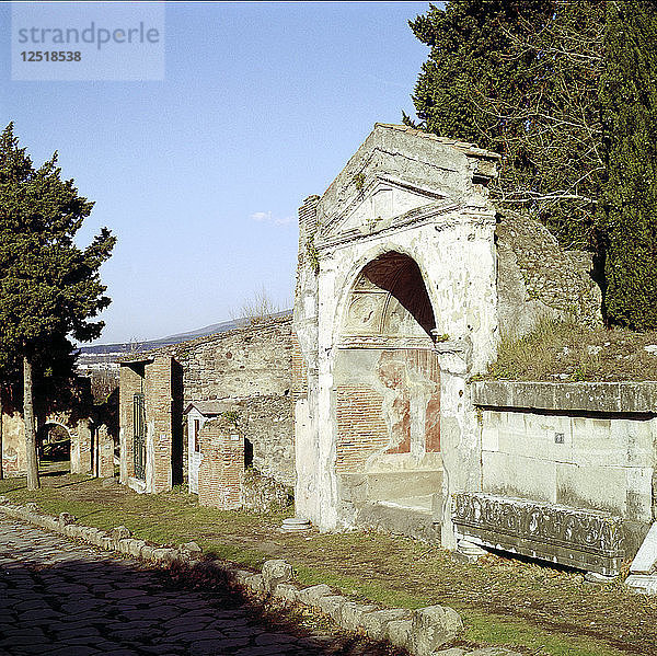 Straße der Gräber am Rande von Pompeji  Italien. Künstler: Unbekannt