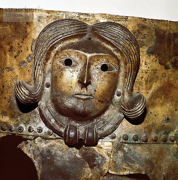 Keltischer Menschenkopf auf Bronzekessel  Rynkeby Bog  Dänemark  4. Jahrhundert v. Chr. Künstler: Unbekannt