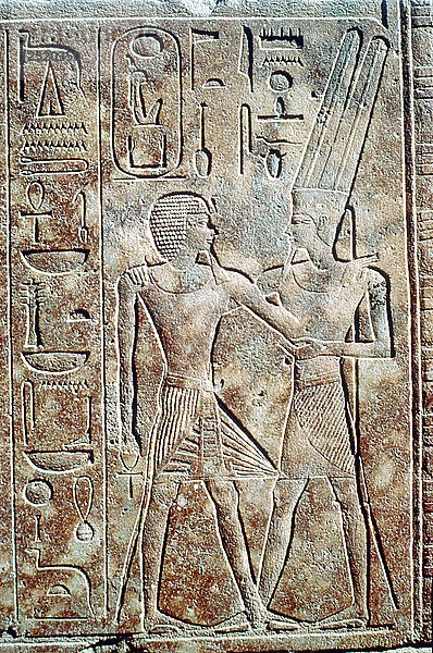 Relief der Königin Hatschepsut in männlicher Kleidung  Amun-Tempel  Karnak  Ägypten  um 1500 v. Chr. Künstler: Unbekannt
