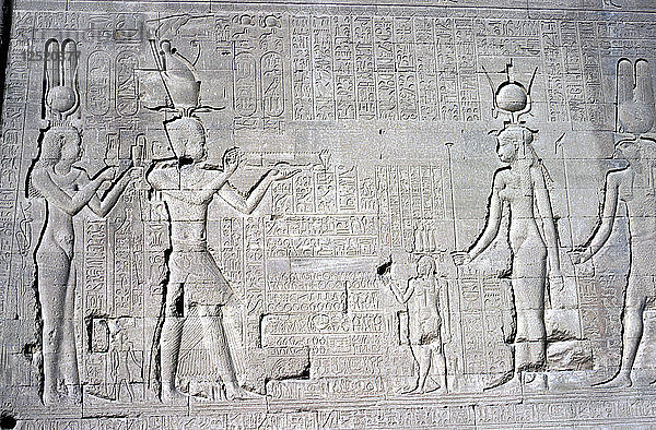 Relief von Kleopatra und Caesarion  Tempel der Hathor  Dendera  Ägypten  ca. 125 v. Chr. - 60 n. Chr. Künstler: Unbekannt