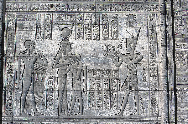 Relief auf dem römischen Mammisi  Tempel der Hathor  spätptolemäisch und römisch  ca. 125 v. Chr. - ca. 60 n. Chr. Künstler: Unbekannt