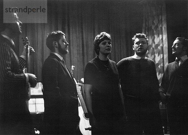 Die Ian Campbell Folk Group  Cecil Sharp House  London  ca. 1960er Jahre. Künstler: Eddis Thomas