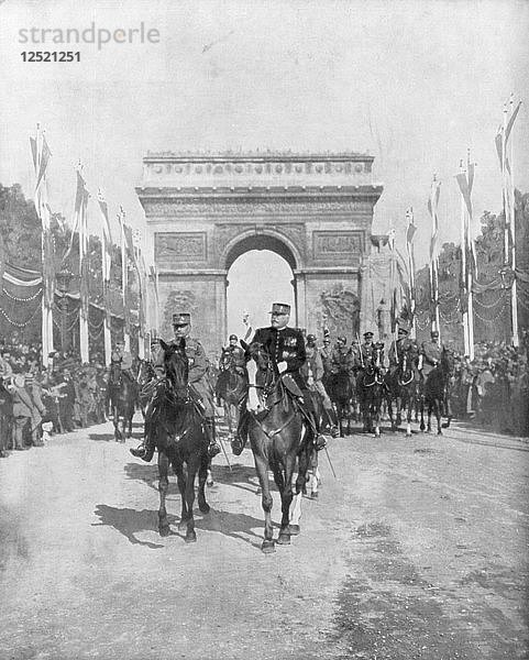 Die Marschälle Foch und Joffre während der großen Siegesparade  Paris  Frankreich  14. Juli 1919. Künstler: Unbekannt