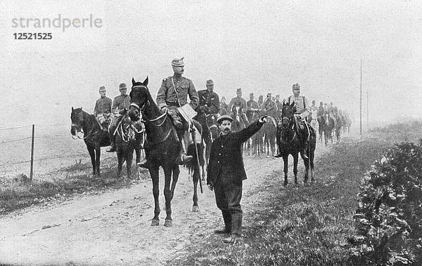 Französische Kavallerie bei einem Aufklärungseinsatz  Somme  Frankreich  1914. Künstler: Unbekannt