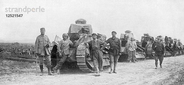 Eine Gruppe von leichten Panzern  Soissons  Frankreich  1918. Künstler: Unbekannt