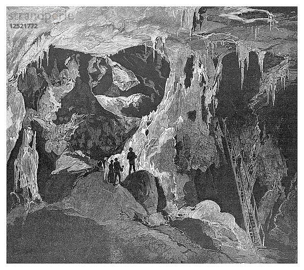 Die Arch-Höhle mit Blick nach Norden  Jenolan-Höhlen  New South Wales  Australien  1886. Künstler: Unbekannt