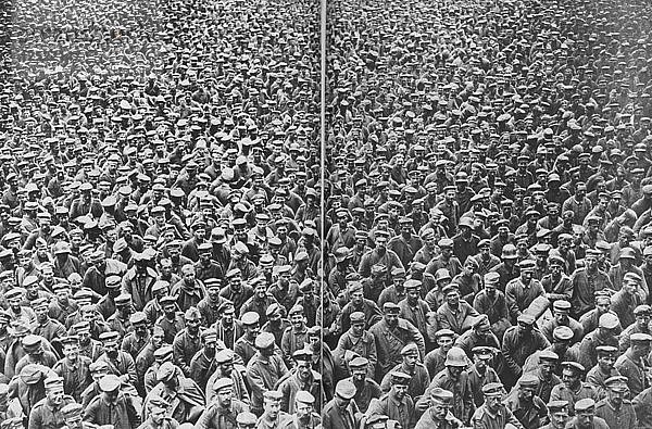 Deutsche Gefangene  die von der 3. und 4. britischen Armee gefangen genommen wurden  Somme  Frankreich  21. und 22. August 1918. Künstler: Unbekannt