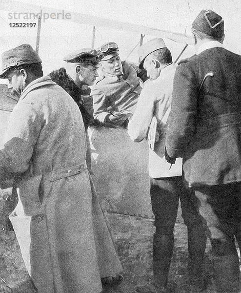 Von dem französischen Fliegerass Jean Navarre abgeschossene deutsche Flieger  1916. Künstler: Unbekannt