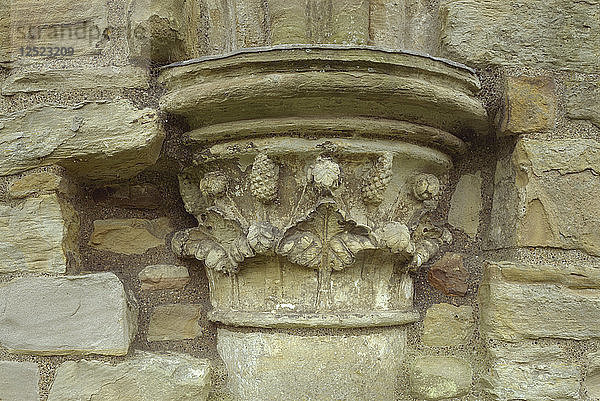 Detail eines Säulenkapitells  Finchale Priory  Durham  1999. Künstler: J Bailey