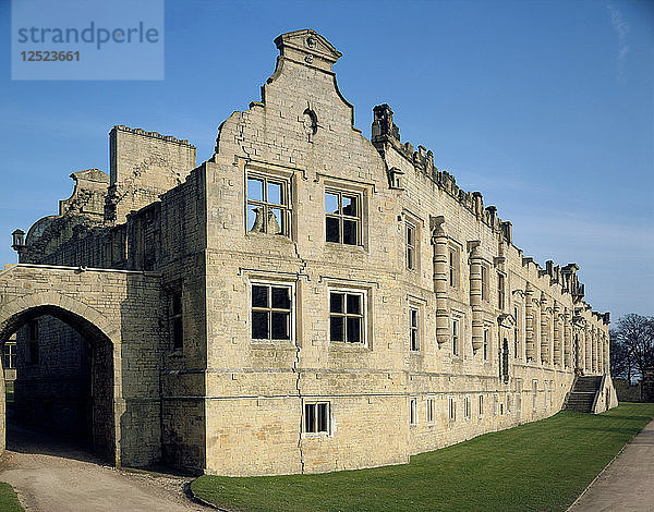 Wohnungen am nördlichen Ende der Terrassenanlage von Bolsover Castle  Derbyshire  2000. Künstler: J Bailey