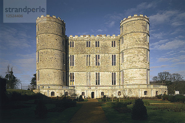 Südansicht  Schloss Lulworth  Dorset  1997. Künstler: Paul Highnam