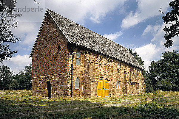 Das Klosterkrankenhaus  das später als Scheune umgenutzt wurde  Halesowen Abbey  West Midlands  1990. Künstler: Unbekannt