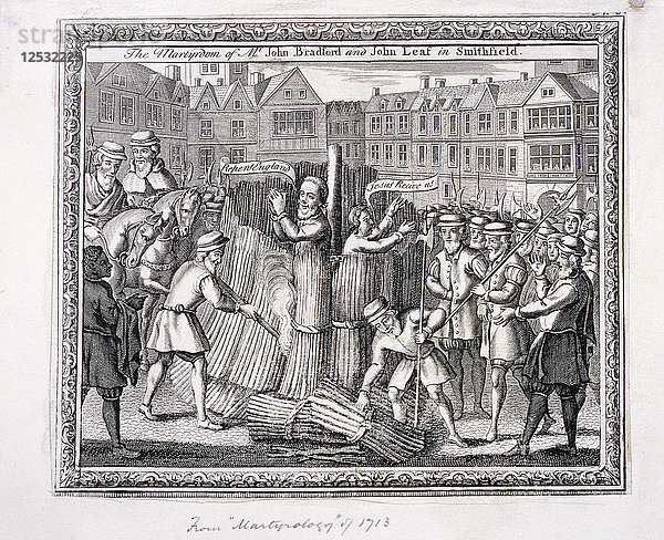 Die Hinrichtung von John Bradford und John Leaf in Smithfield  1555  (um 1713). Künstler: Anon