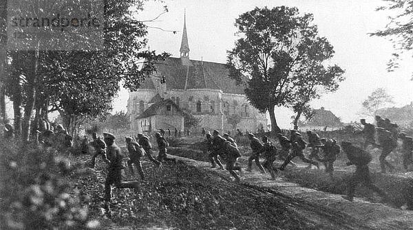 Russische Truppen auf dem Rückzug  Ternopil  Ukraine  Erster Weltkrieg  1. Juli 1917. Künstler: Unbekannt