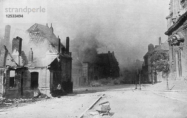 Die Ruinen von Cambrai  Frankreich  Erster Weltkrieg  1918. Künstler: Unbekannt