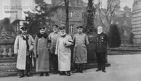 Der König von Bayern beim Besuch des Hauptquartiers der kaiserlichen deutschen Armee  1917. Künstler: Unbekannt