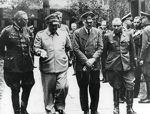 Adolf Hitler und führende Nazis  Juli 1944. Künstler: Unbekannt
