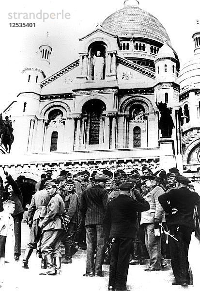 Deutsche Soldaten vor der Kirche Sacre Coeur  Montmartre  Paris  10. Oktober 1940. Künstler: Unbekannt