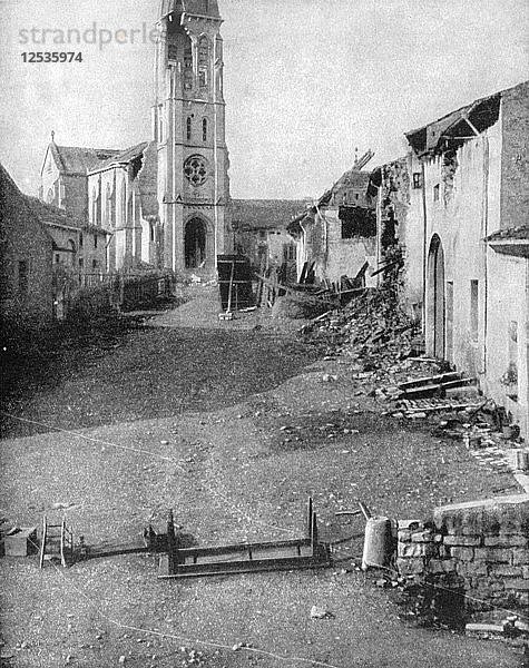 Die Ruinen eines Dorfes in Lothringen  Erster Weltkrieg  1915. Künstler: Unbekannt