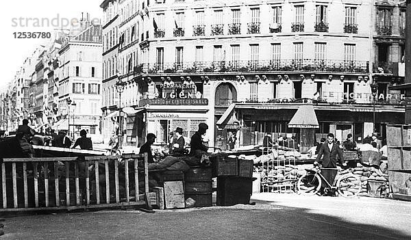 Barrikade in der Rue de Chateaudun  Befreiung von Paris  August 1944. Künstler: Unbekannt