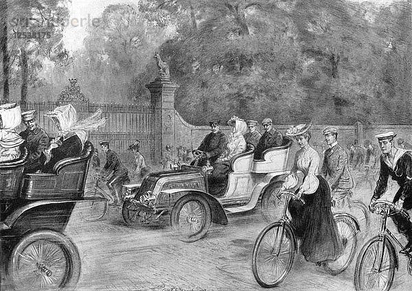 Motoren und Fahrräder in der Kensington High Street  London  1903. Künstler: Percy Spence